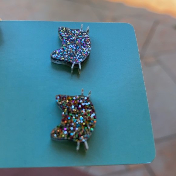 - Hello Kitty sparkly earrings with whiskers - Picture 6 of 6